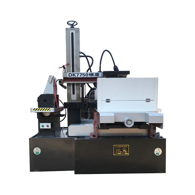 DK7750 ± 30 ° AZ besar lancip CNC bebas CNC EDM mesin pemotong kawat berkecepatan tinggi